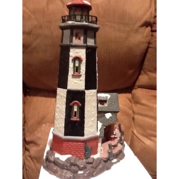 Santas Workbench - Sea Haven Signals Lighthouse - 606-9983 - Picture 5 of 6